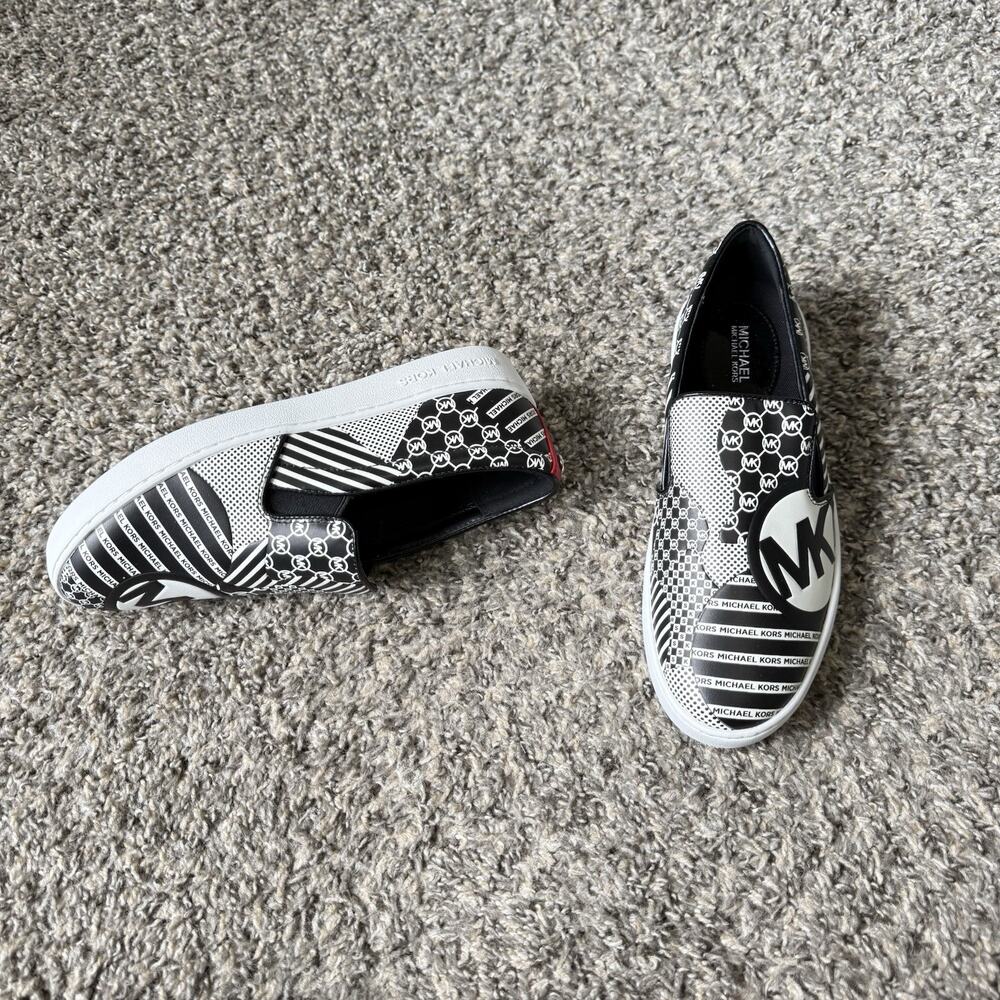 Michael Kors Slip-On Keaton Leather Sneakers Shoe Black White Logo Size 6 New - Picture 2 of 10
